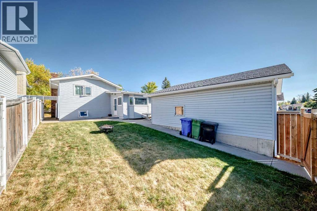 Single Family House 4 Level for Sale in  Pinemill Road NE Pineridge Calgary 