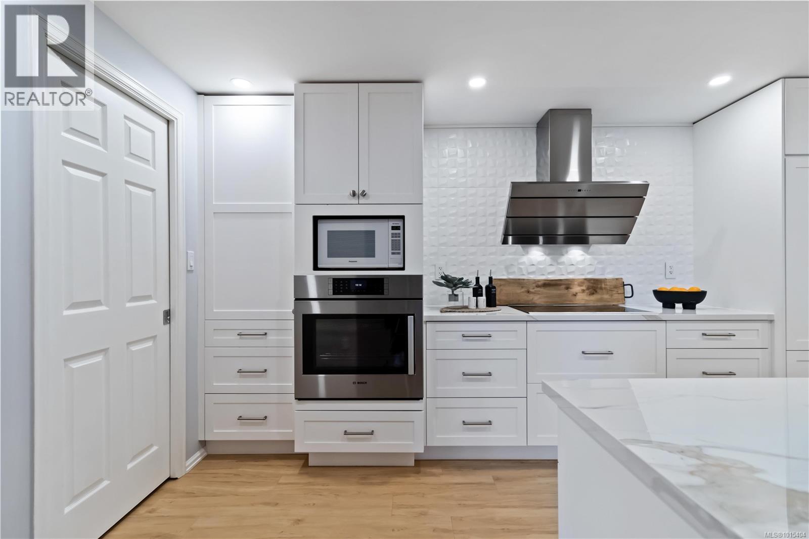 408 2119 Oak Bay Avenue, Oak Bay