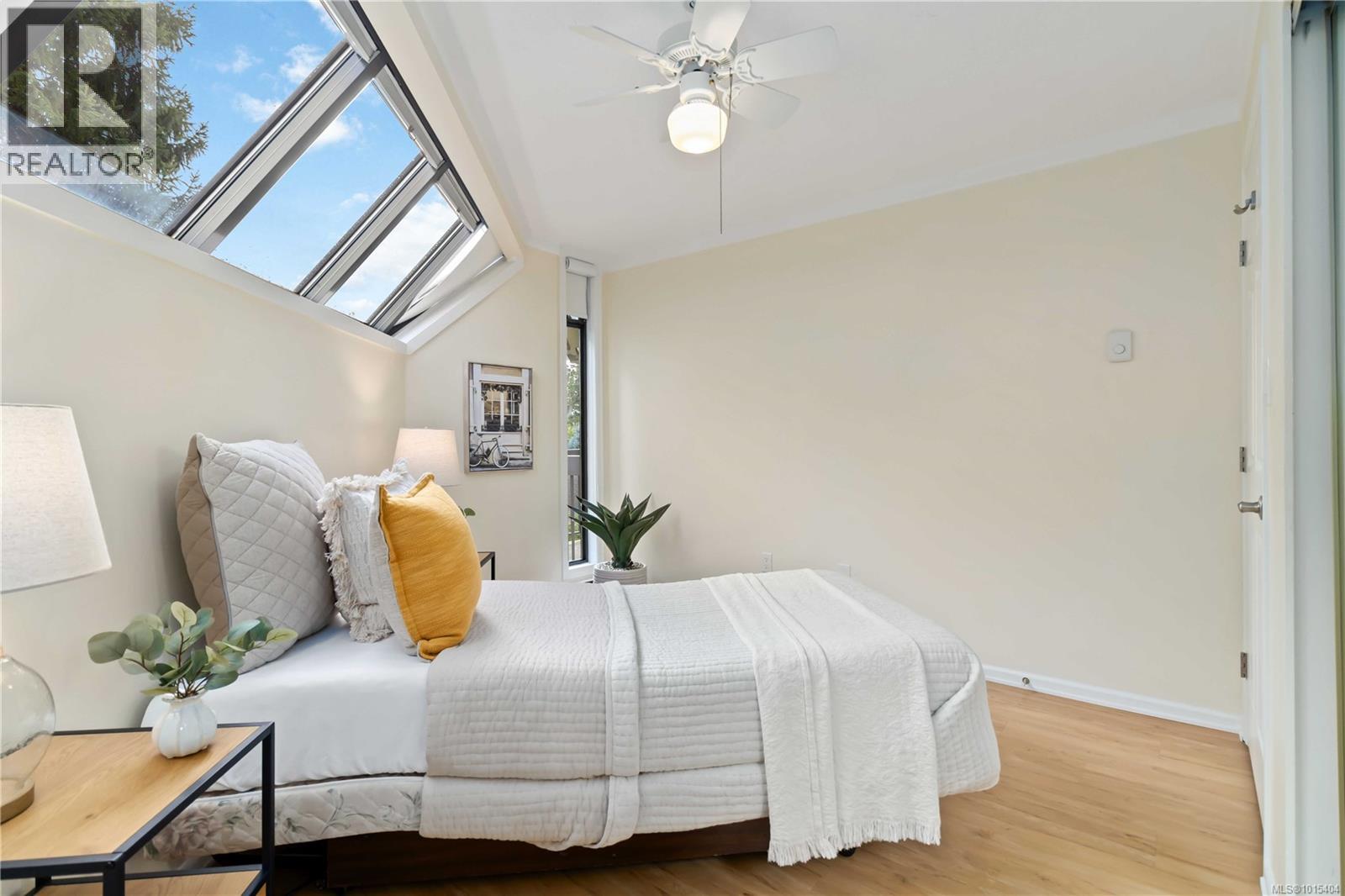 408 2119 Oak Bay Avenue, Oak Bay