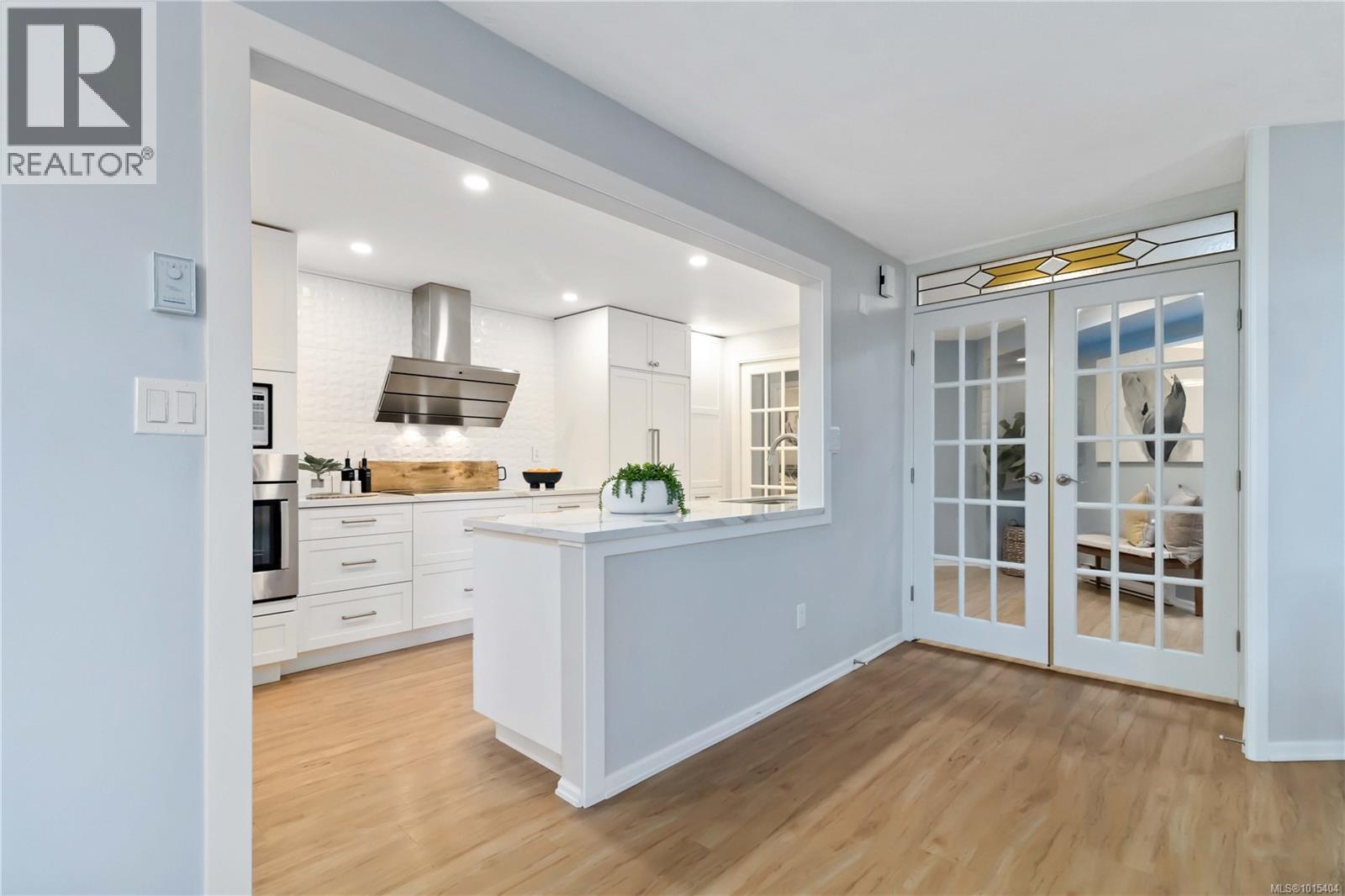 408 2119 Oak Bay Avenue, Oak Bay