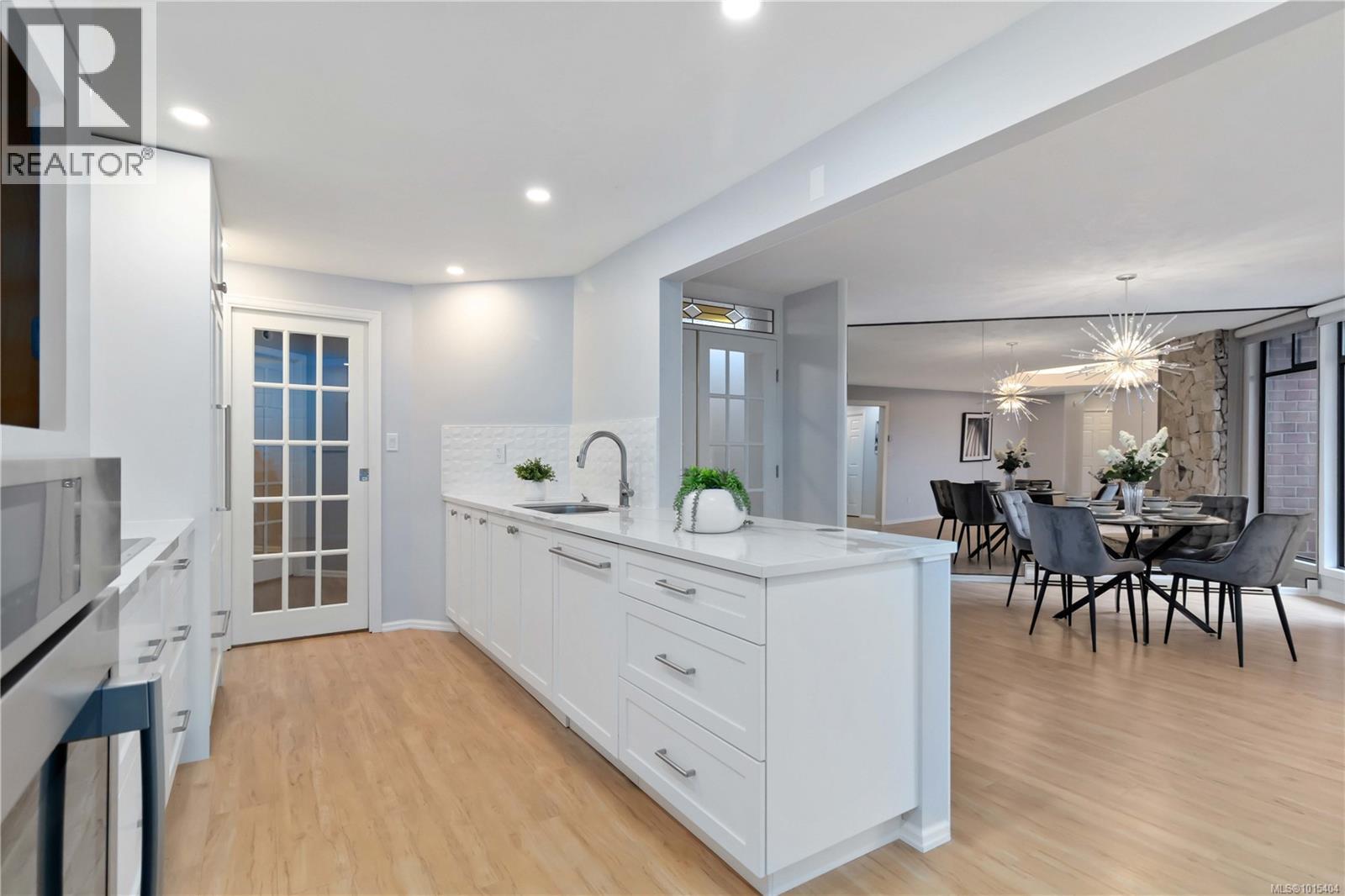 408 2119 Oak Bay Avenue, Oak Bay