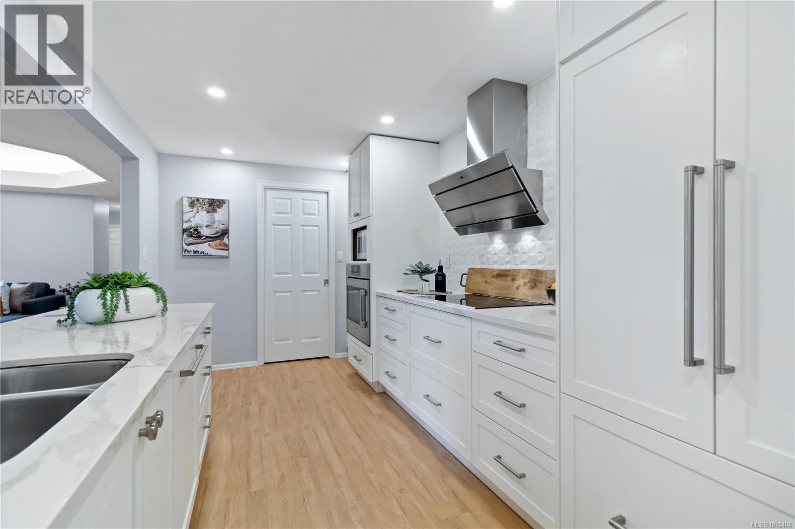 408 2119 Oak Bay Avenue, Oak Bay