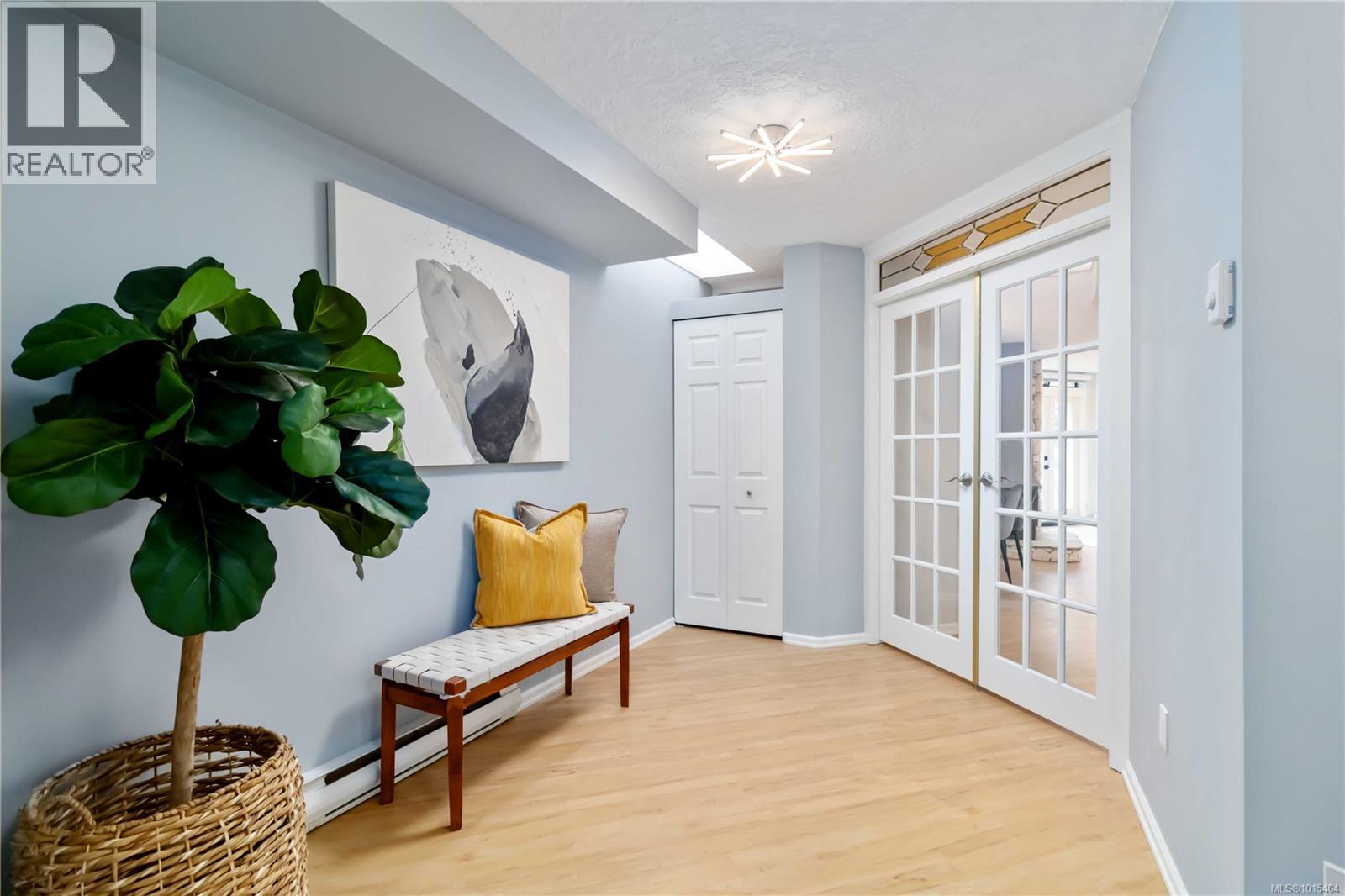 408 2119 Oak Bay Avenue, Oak Bay