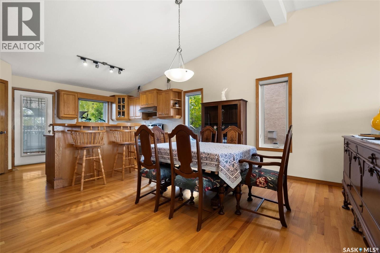 Single Family House Bungalow for Sale in  CRANBOURN CRESCENT Regina 