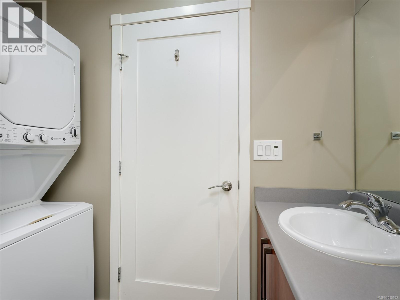 307 611 Brookside Road, Colwood