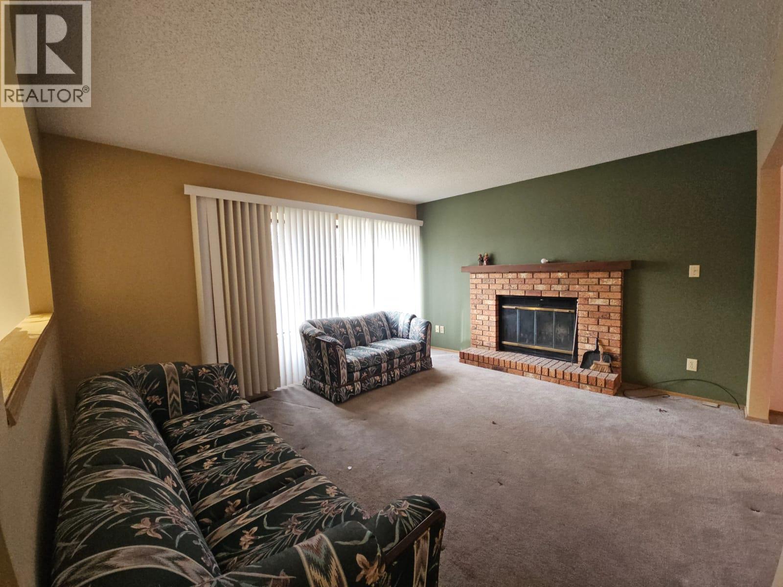 323 Cottonwood Avenue, Tumbler Ridge