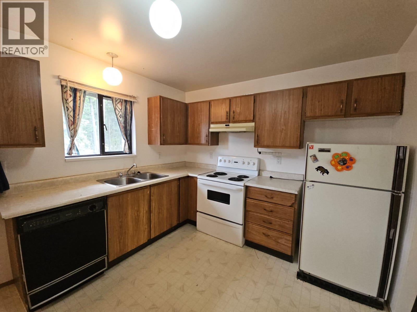 323 Cottonwood Avenue, Tumbler Ridge