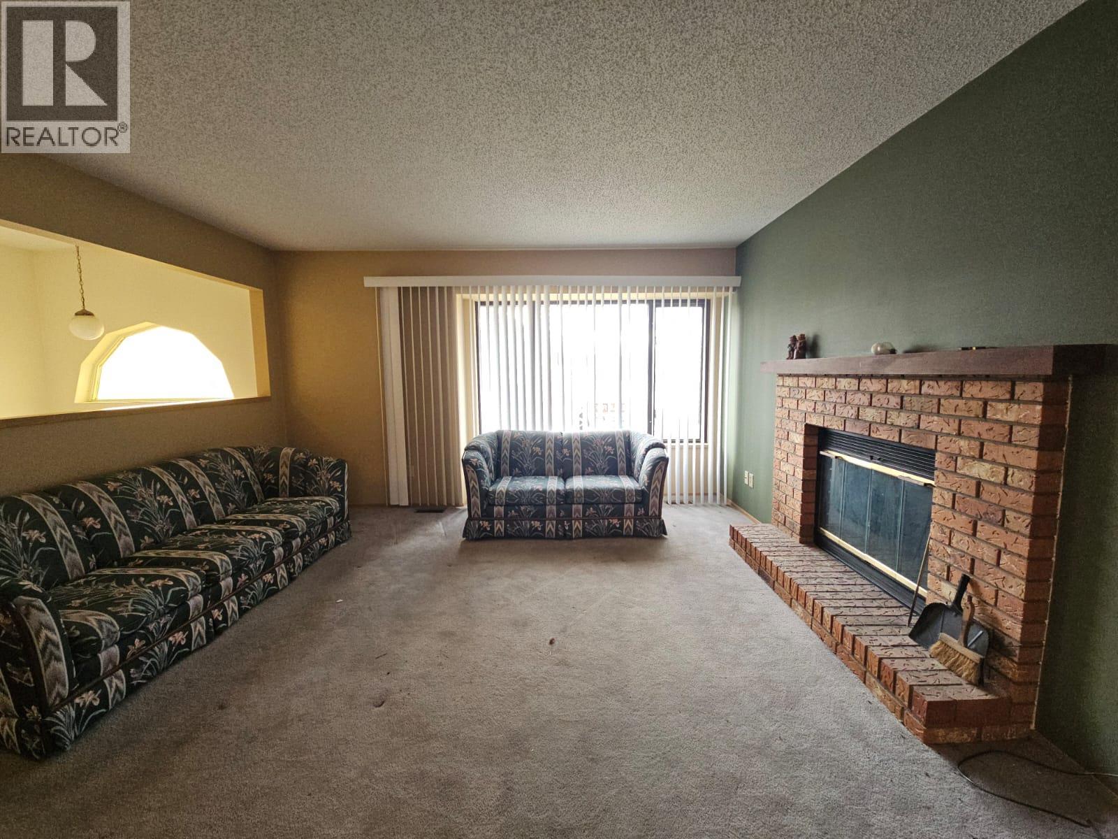 323 Cottonwood Avenue, Tumbler Ridge