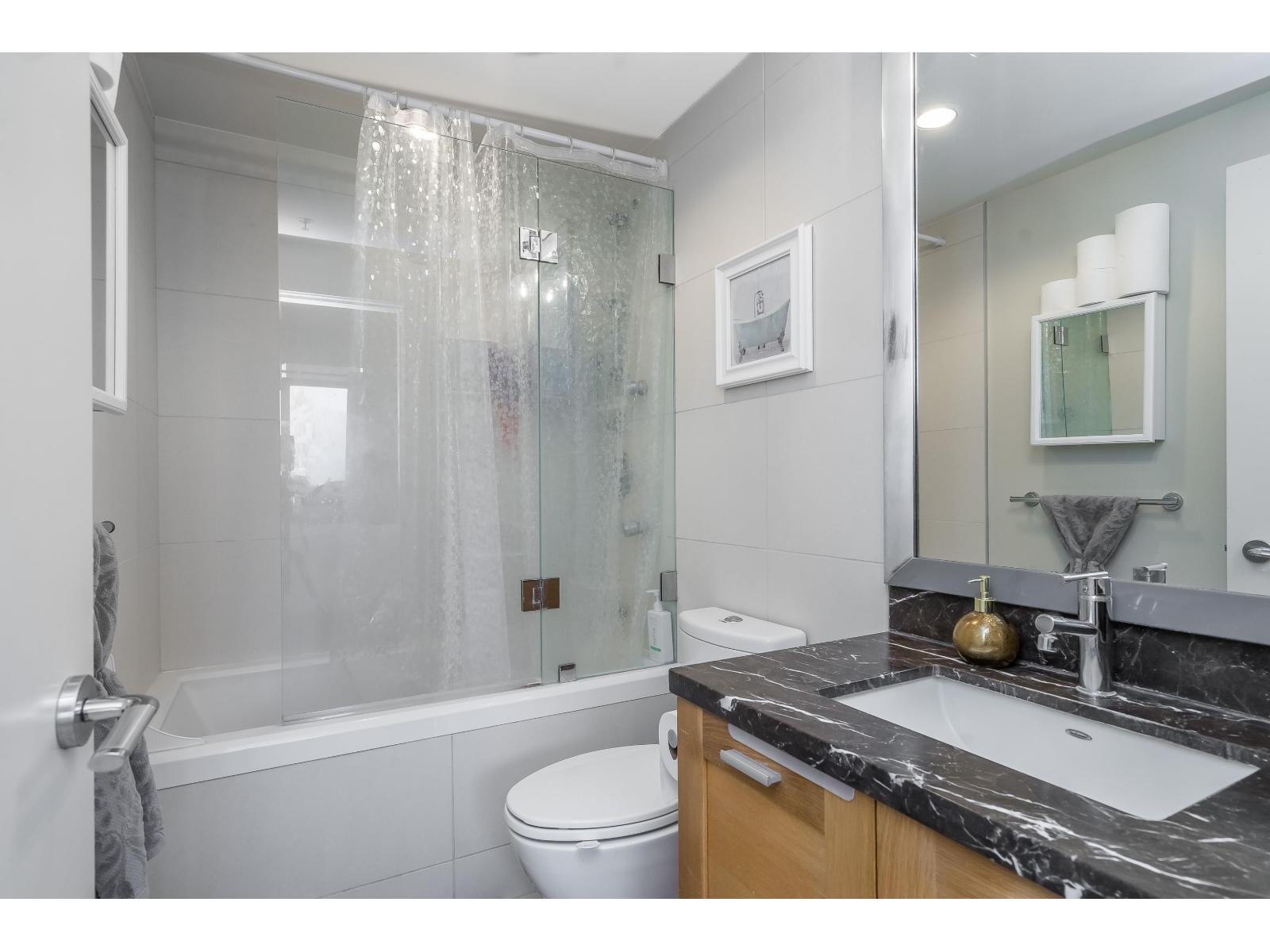 1106 15152 RUSSELL AVENUE, White Rock