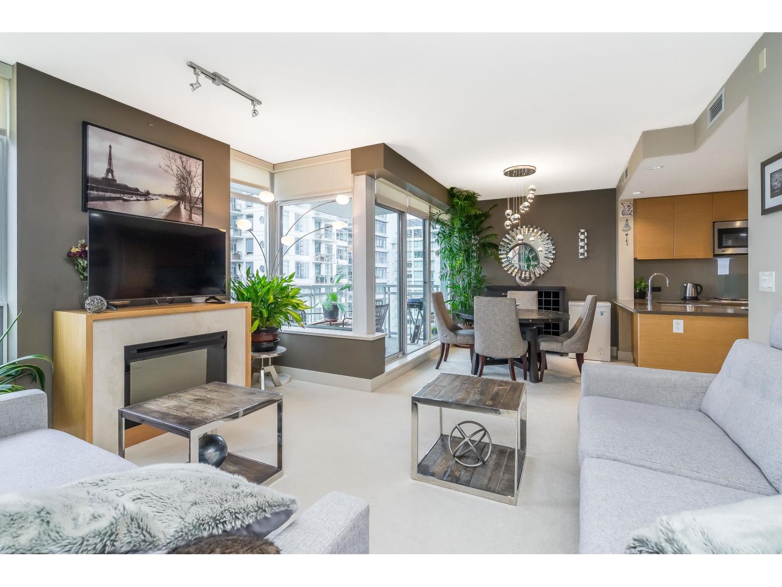 1106 15152 RUSSELL AVENUE, White Rock