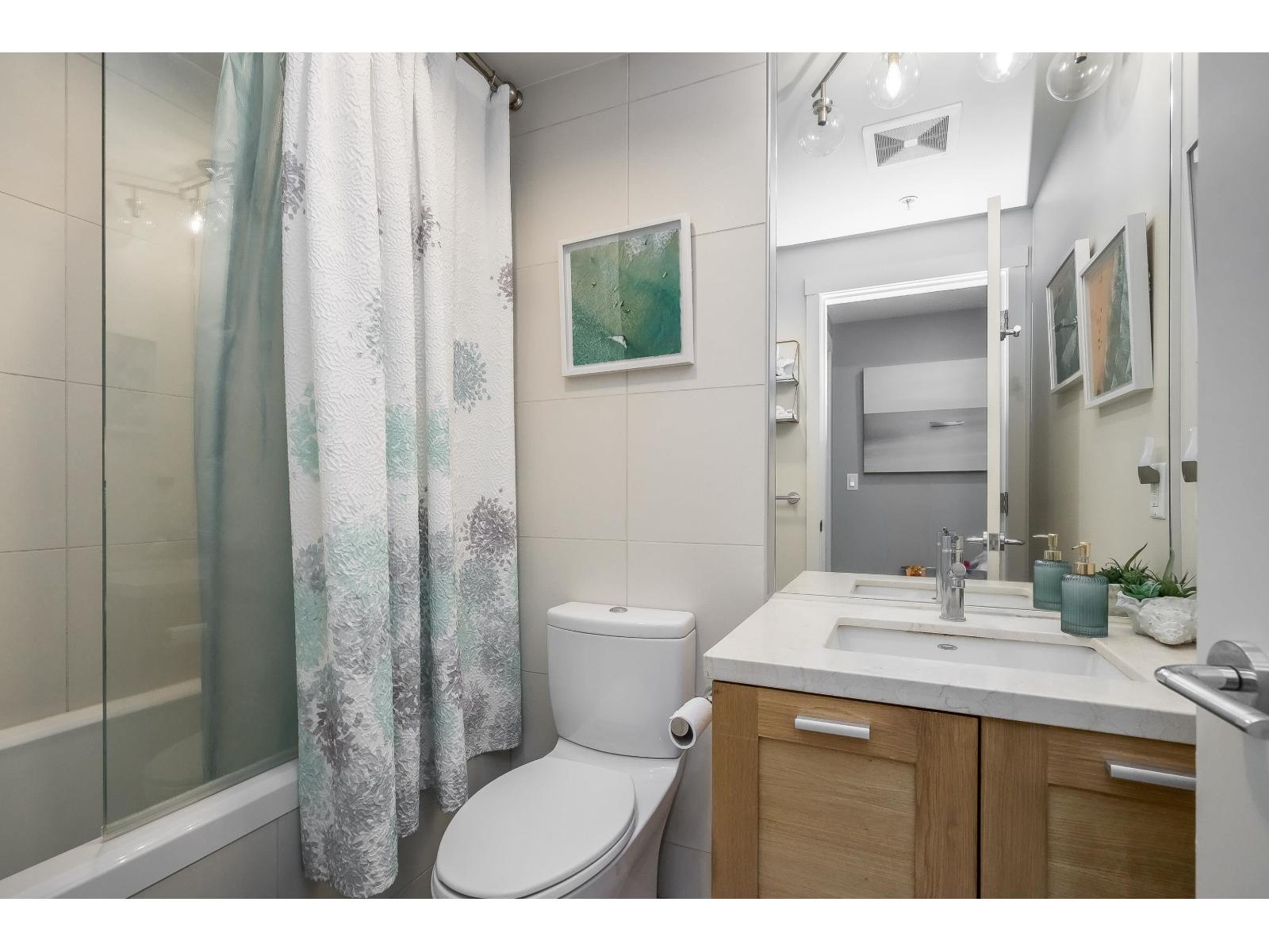 1106 15152 RUSSELL AVENUE, White Rock