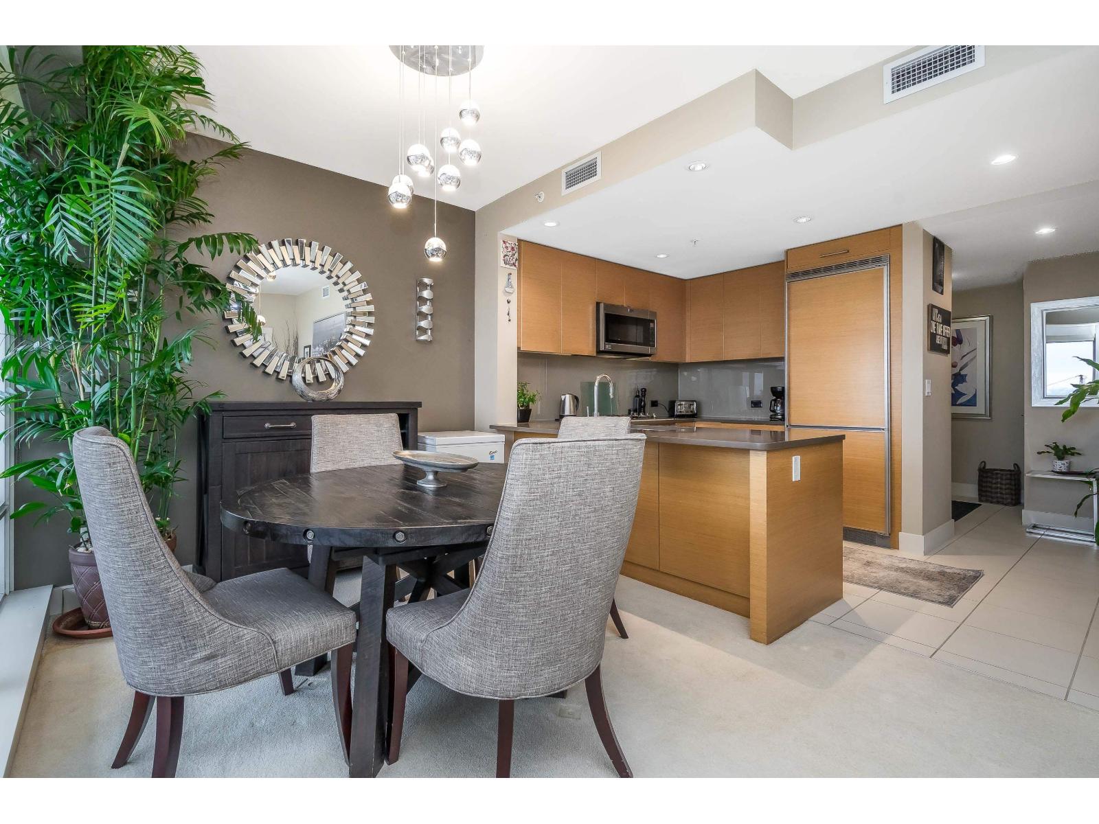 1106 15152 RUSSELL AVENUE, White Rock
