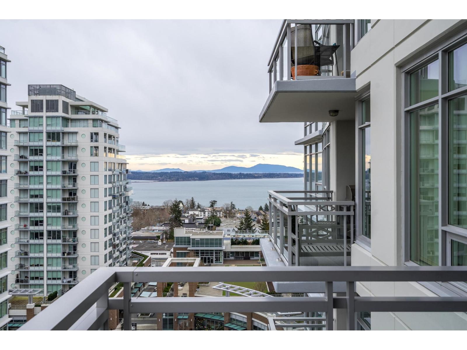 1106 15152 RUSSELL AVENUE, White Rock