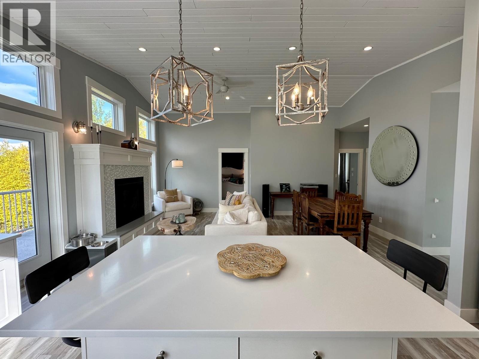 1494 CHESTNUT STREET, Telkwa