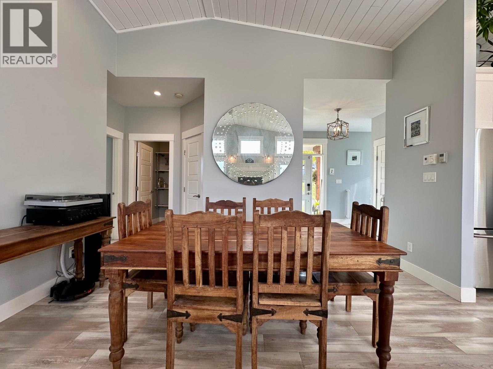 1494 CHESTNUT STREET, Telkwa