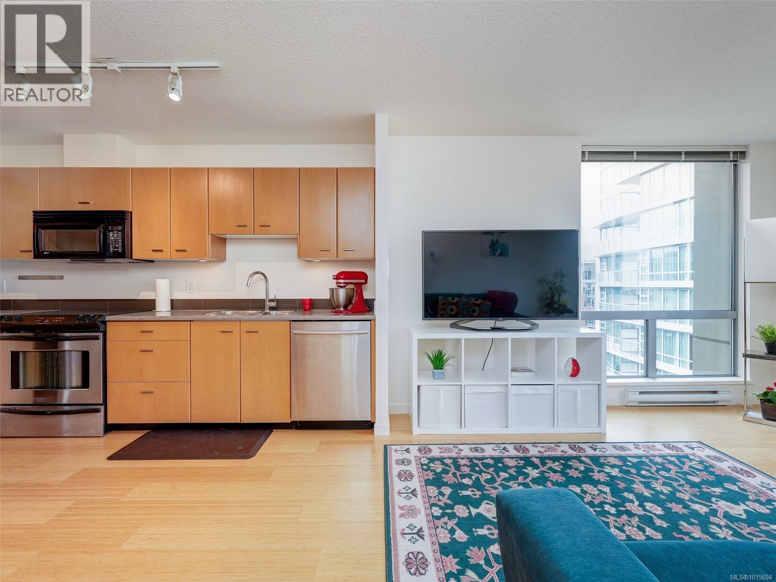 1010 751 Fairfield Road, Victoria