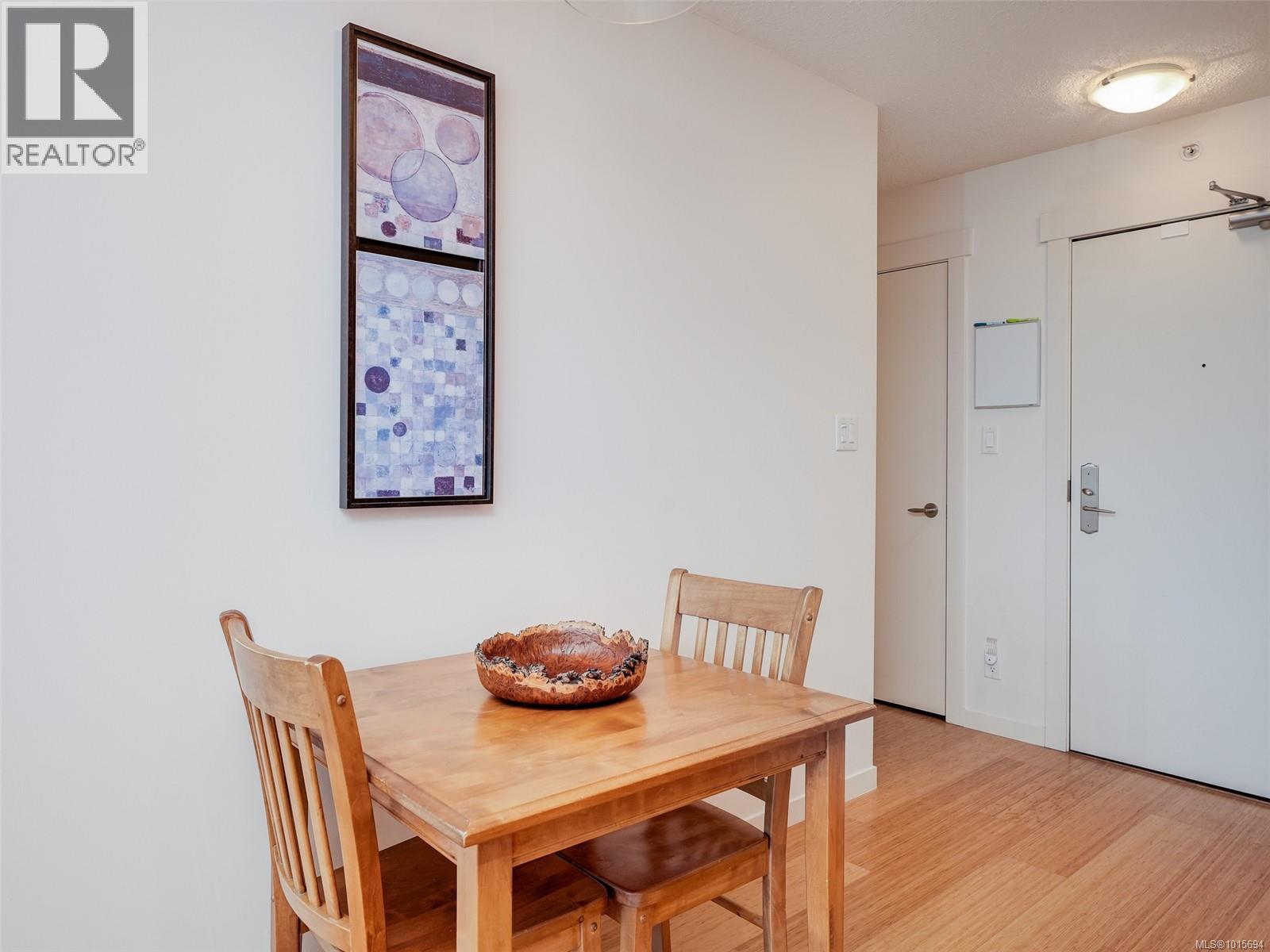 1010 751 Fairfield Road, Victoria