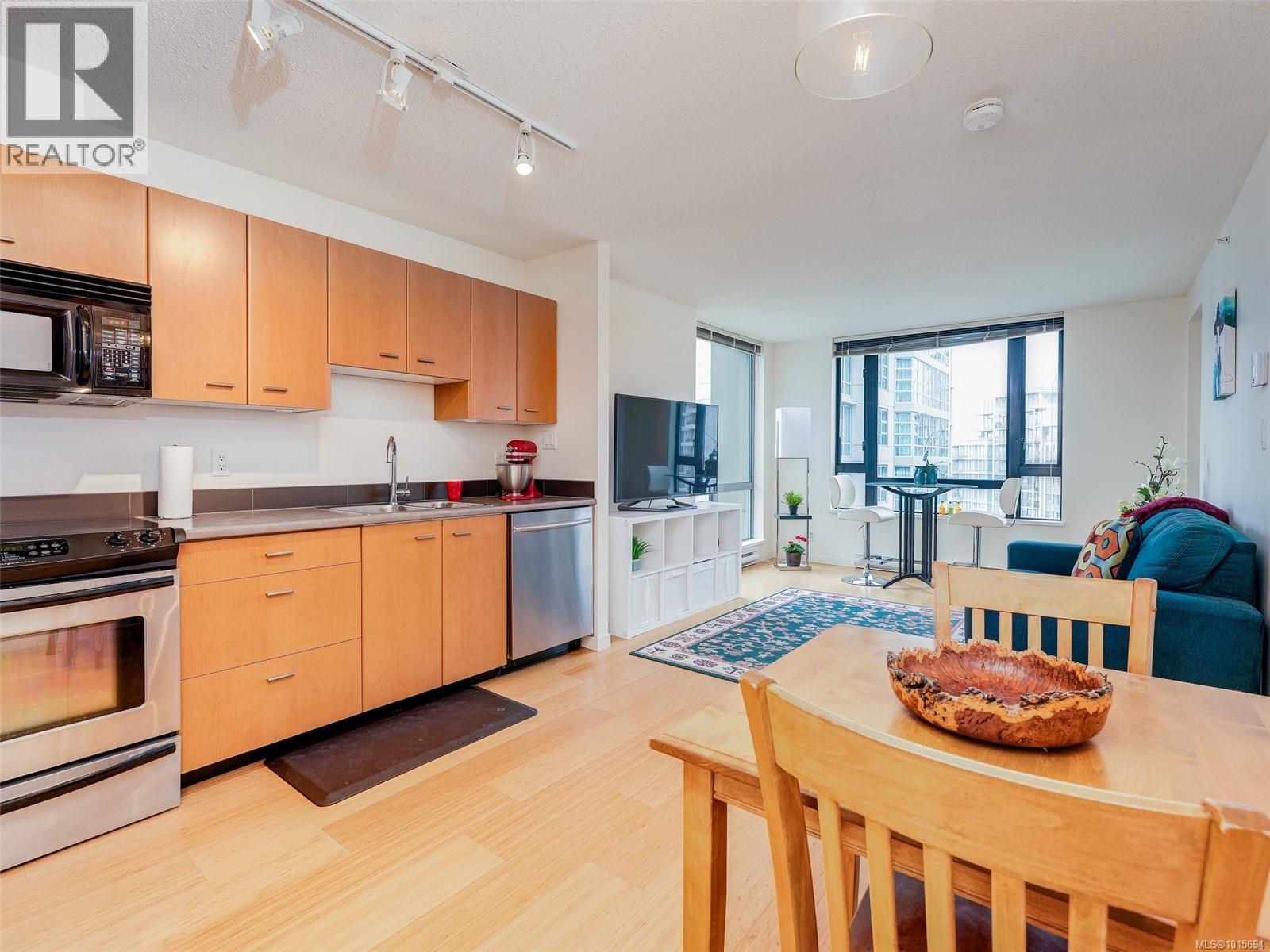 1010 751 Fairfield Road, Victoria