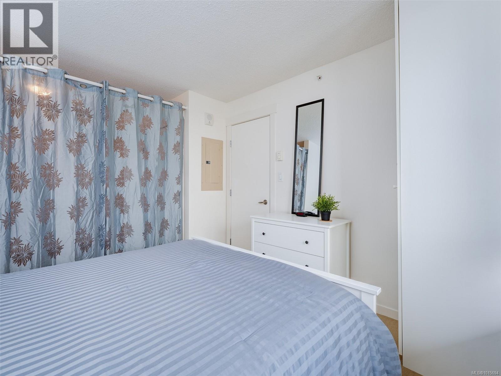 1010 751 Fairfield Road, Victoria