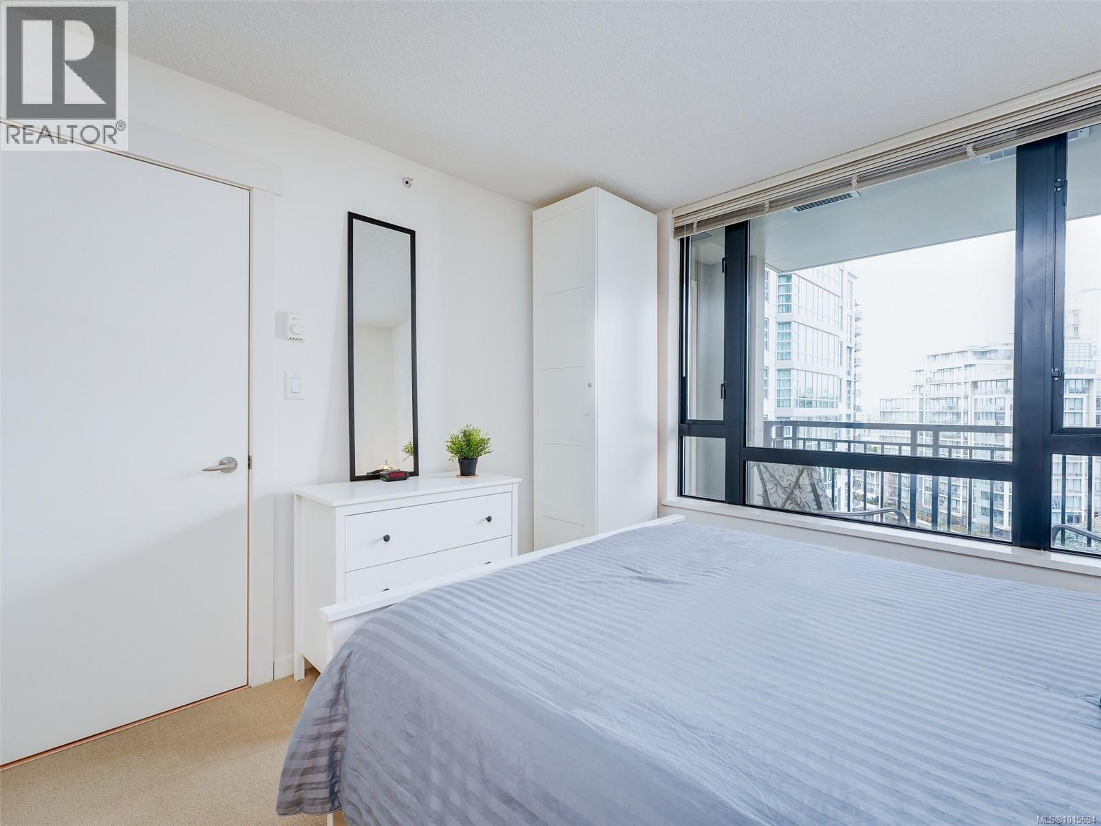 1010 751 Fairfield Road, Victoria