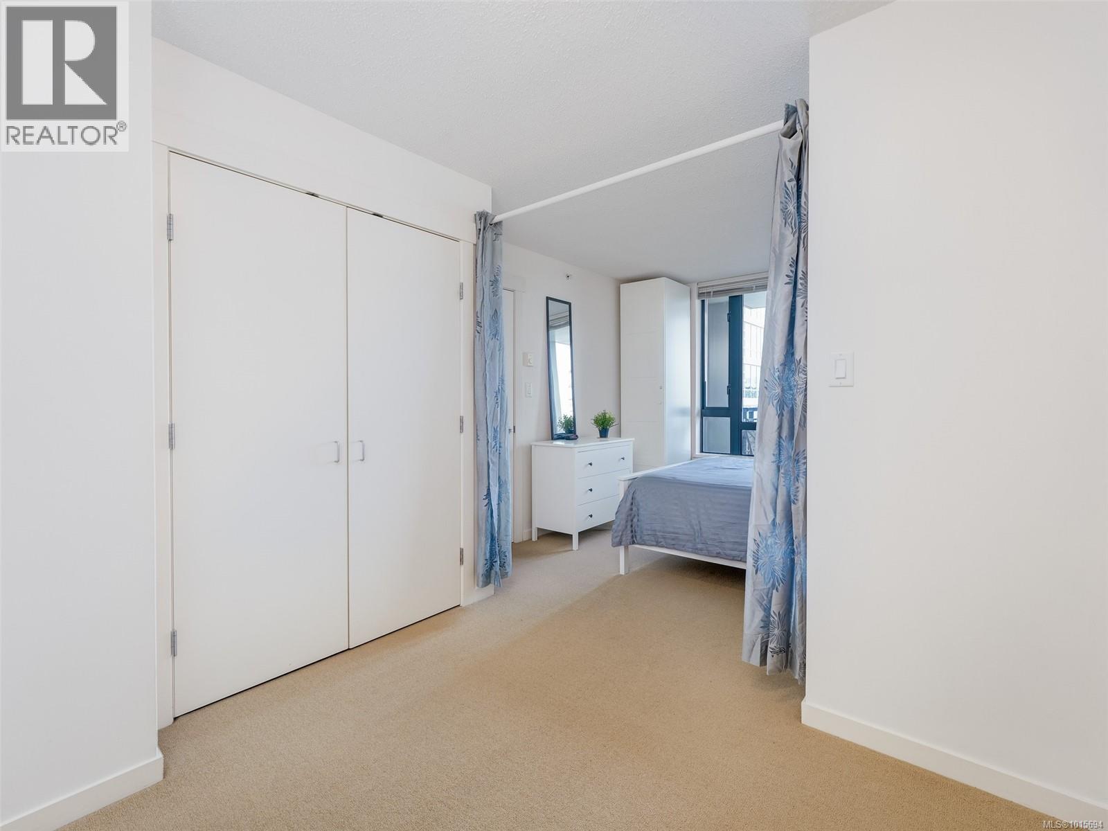 1010 751 Fairfield Road, Victoria