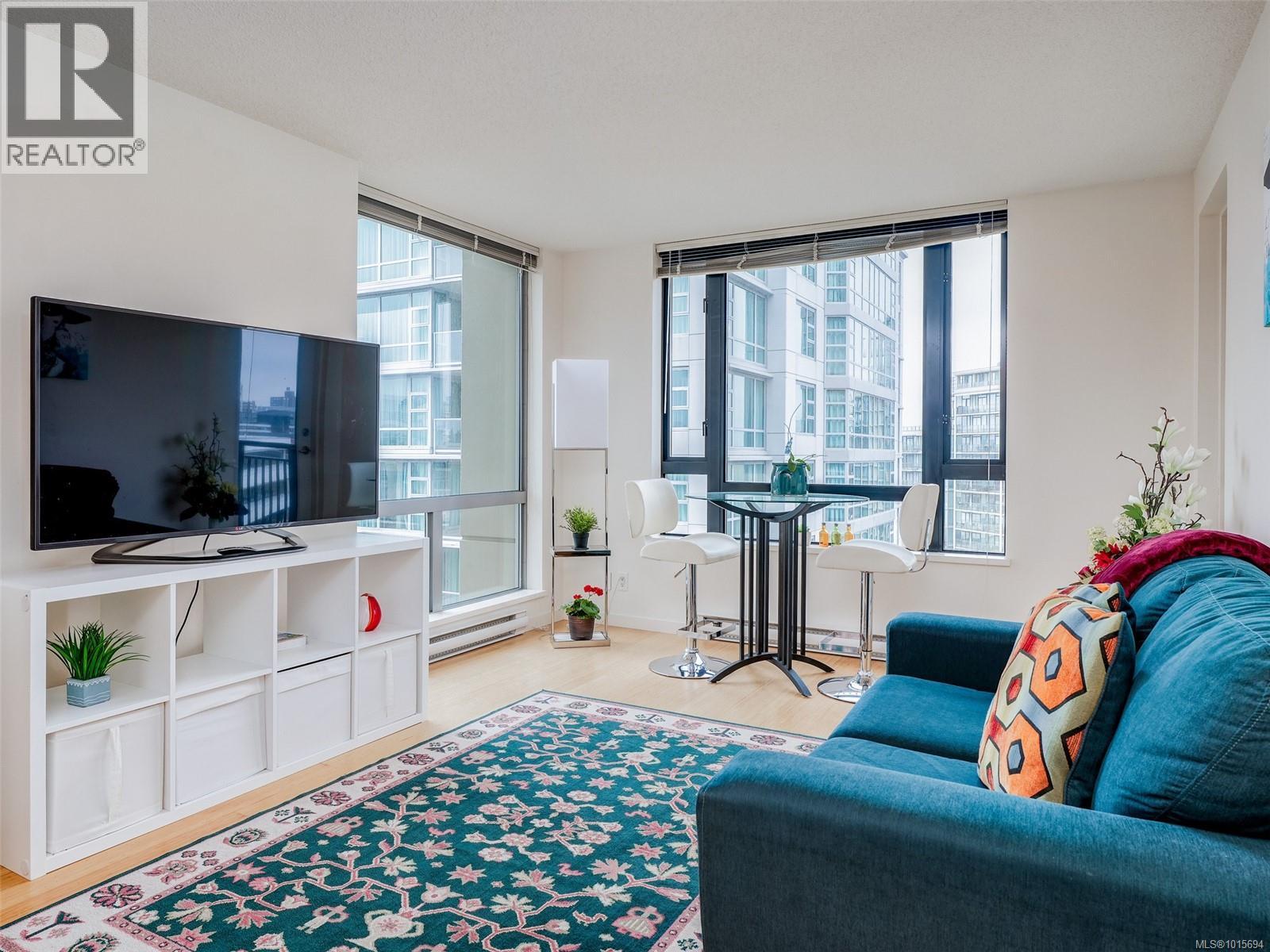 1010 751 Fairfield Road, Victoria