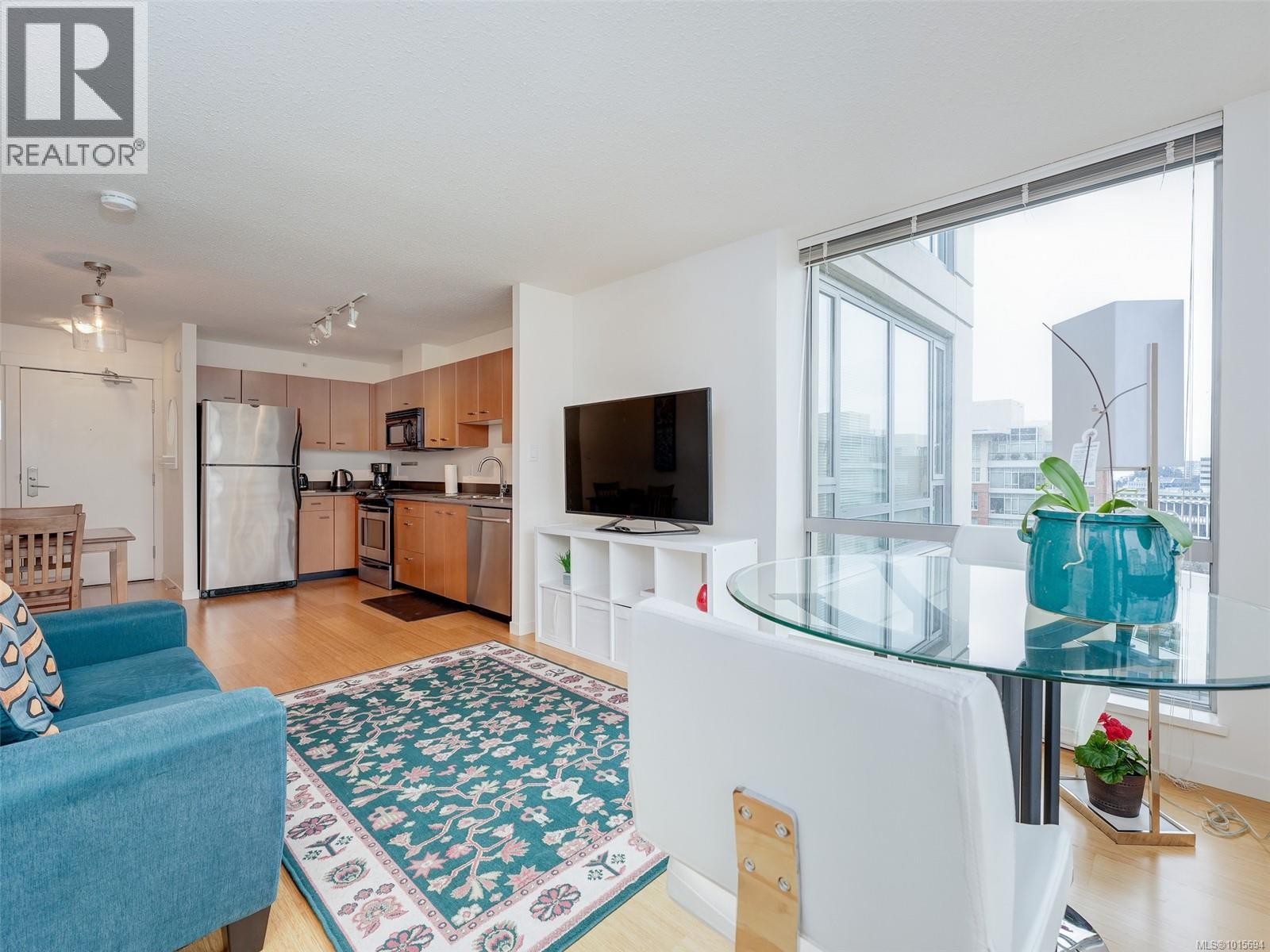 1010 751 Fairfield Road, Victoria