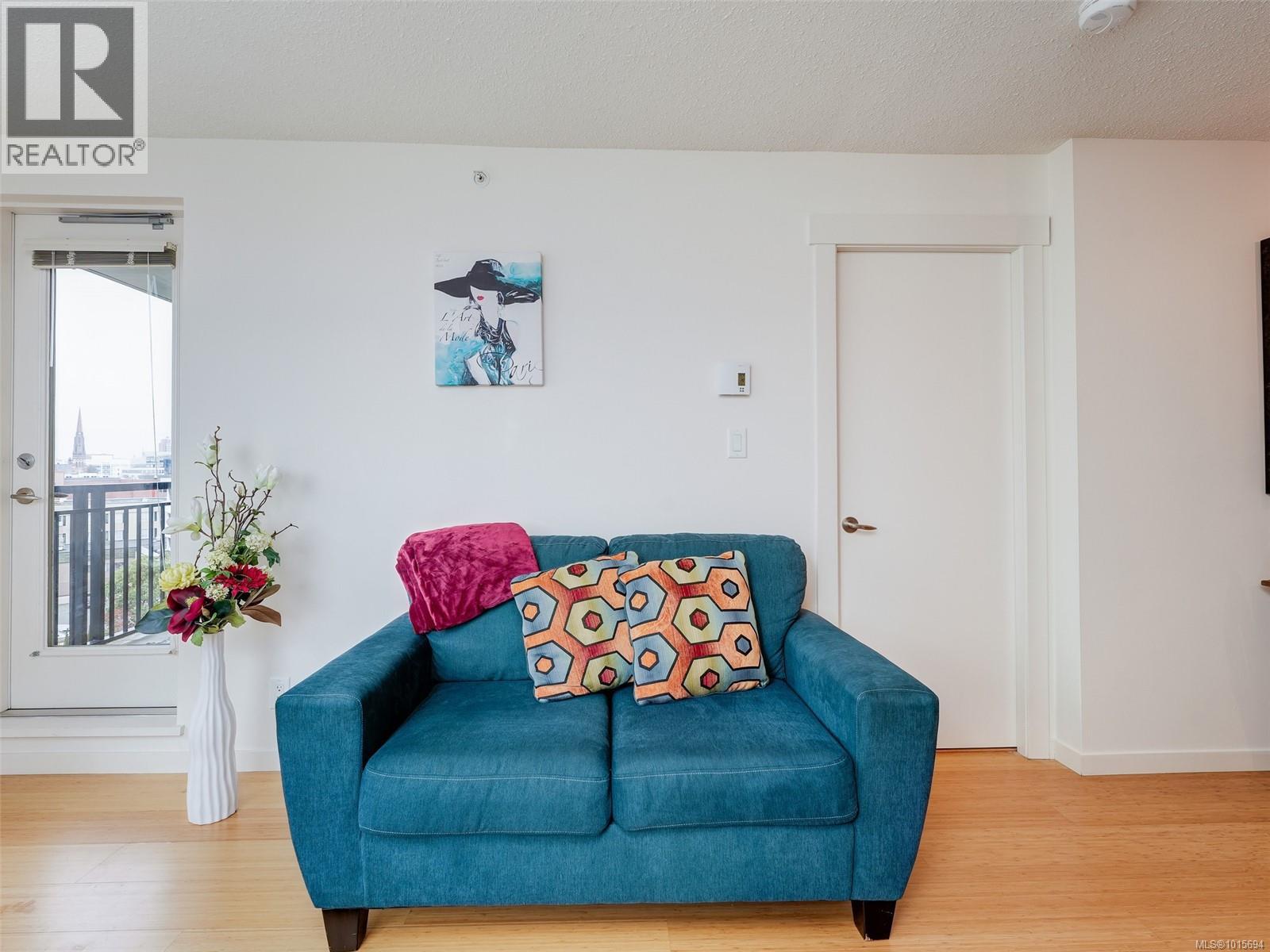 1010 751 Fairfield Road, Victoria