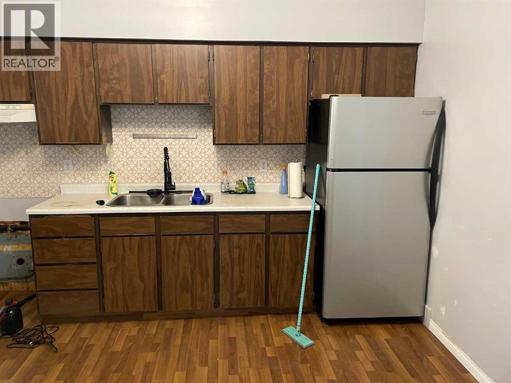 10908 102 Avenue - Photo 2 of 13, Fairview, Alberta