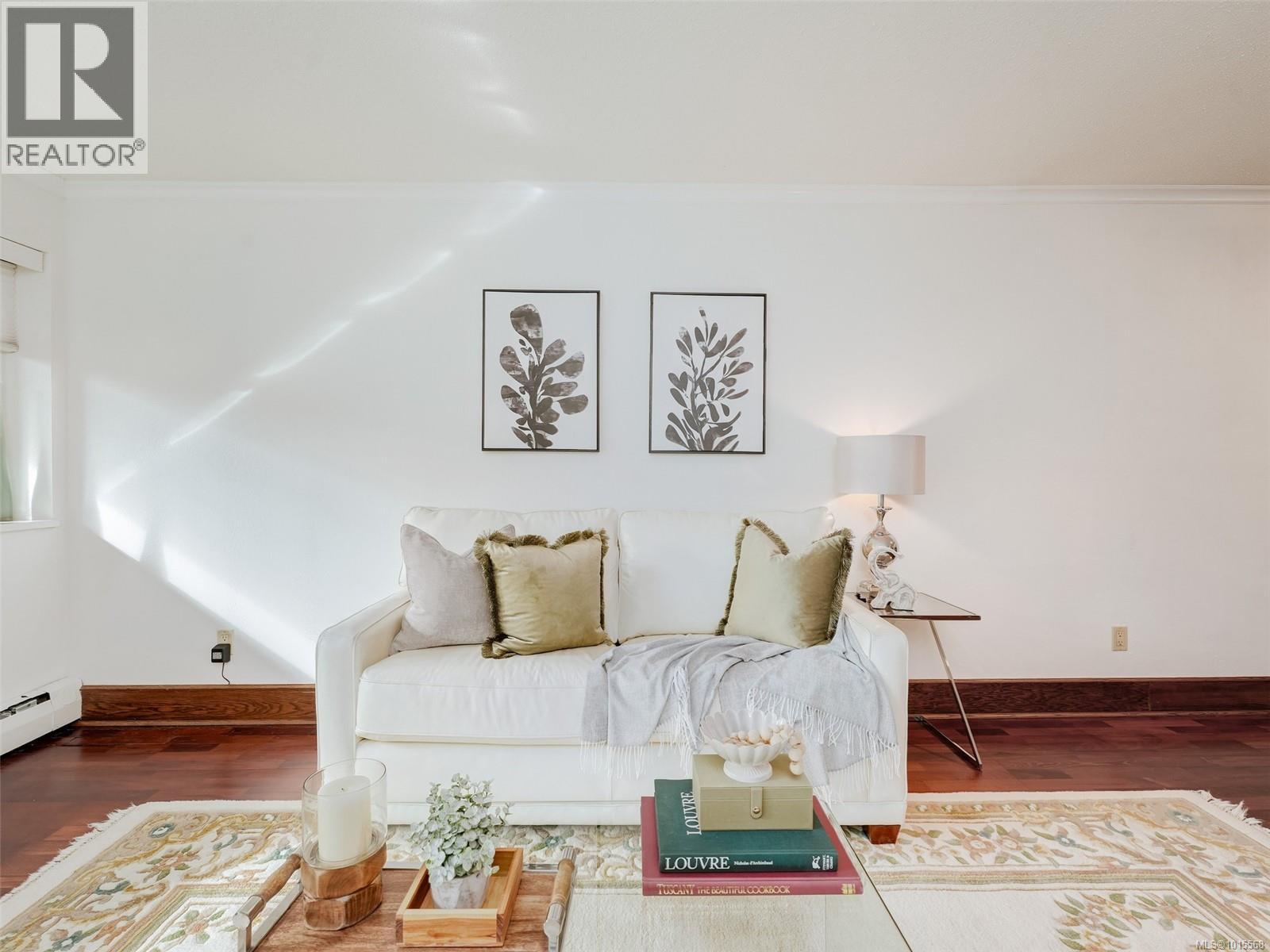 105 2100 Granite Street, Oak Bay