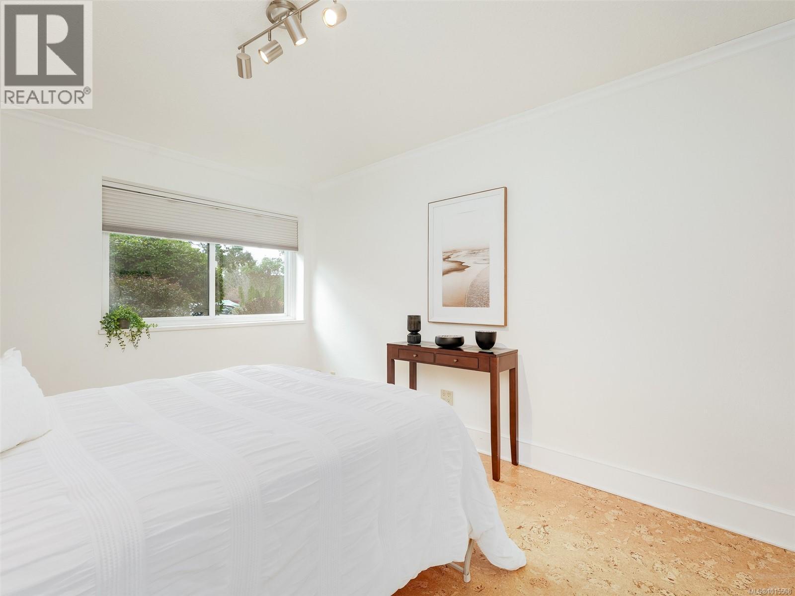 105 2100 Granite Street, Oak Bay