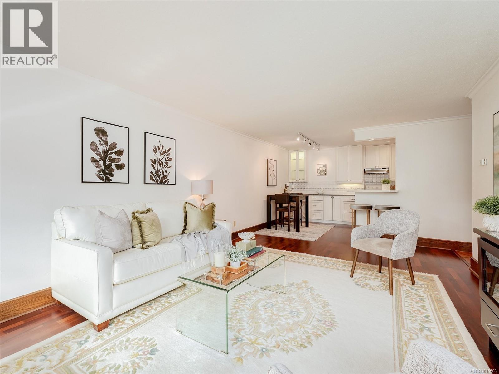 105 2100 Granite Street, Oak Bay