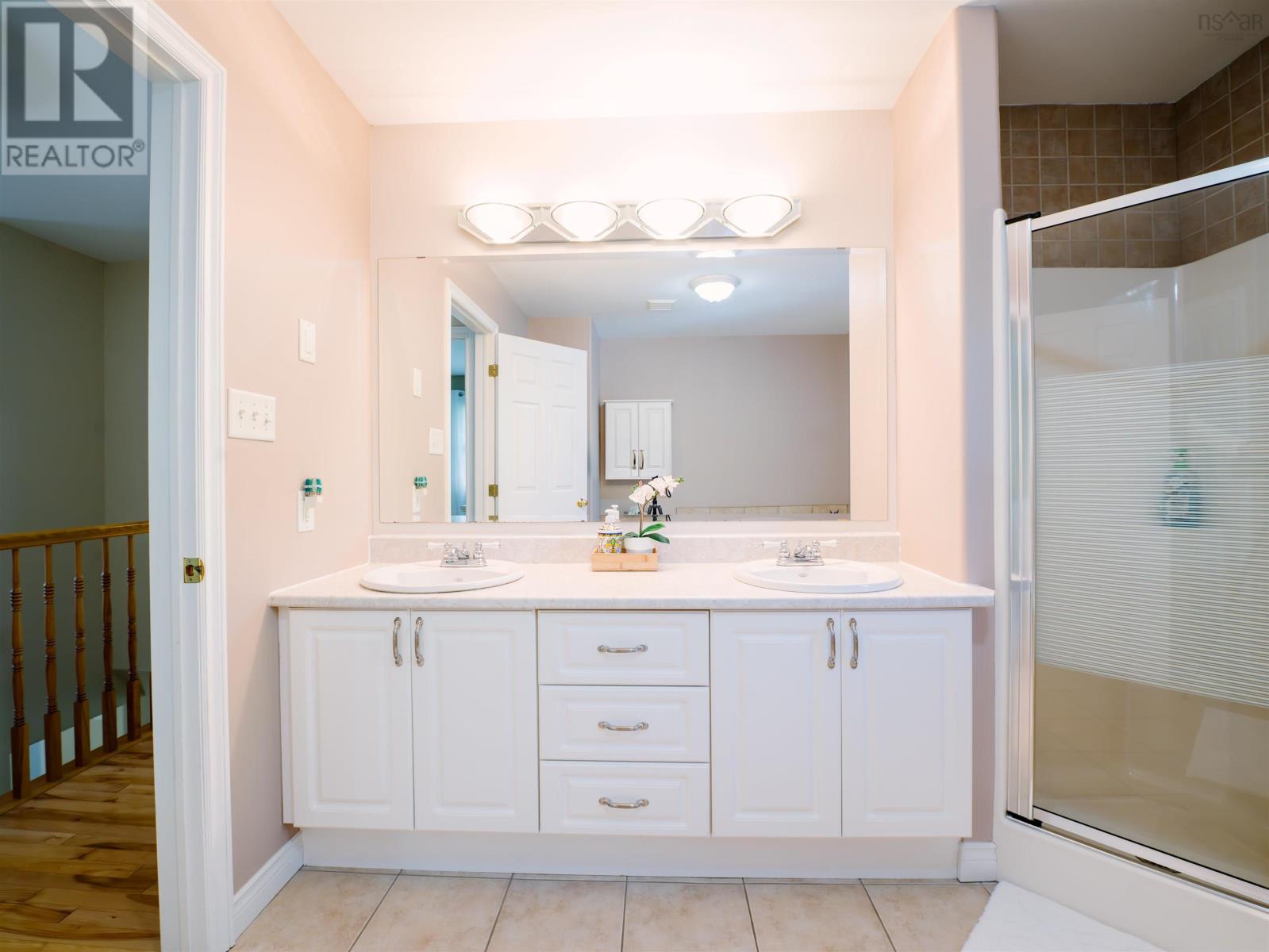 Property 16 of 42 of 44 Tattenham Crescent