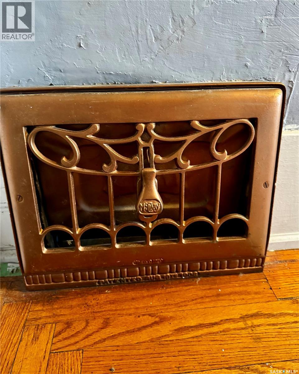 Single Family House for Sale in  th AVENUE NE Swift Current 