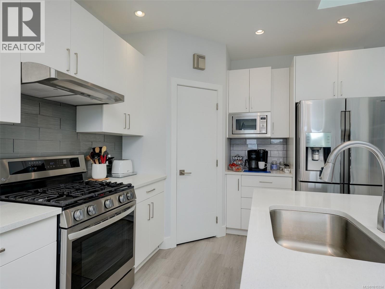  2407 Mountain Heights Drive, Sooke