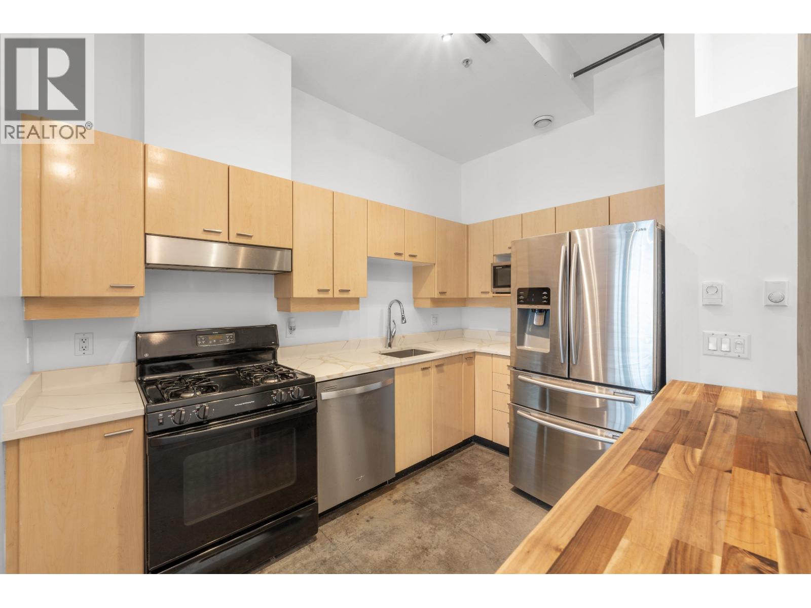 223 428 W 8, Vancouver