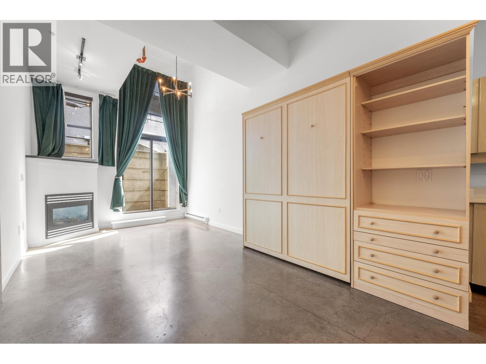 223 428 W 8, Vancouver