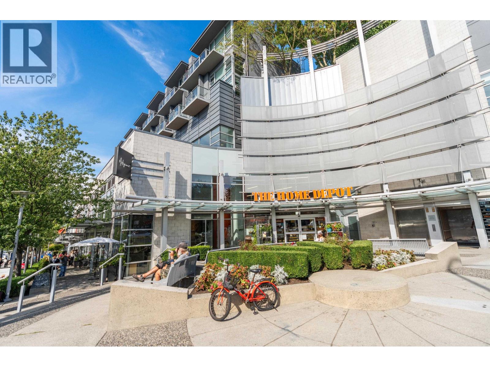 223 428 W 8, Vancouver