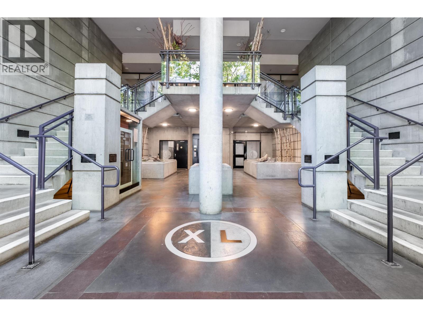 223 428 W 8, Vancouver