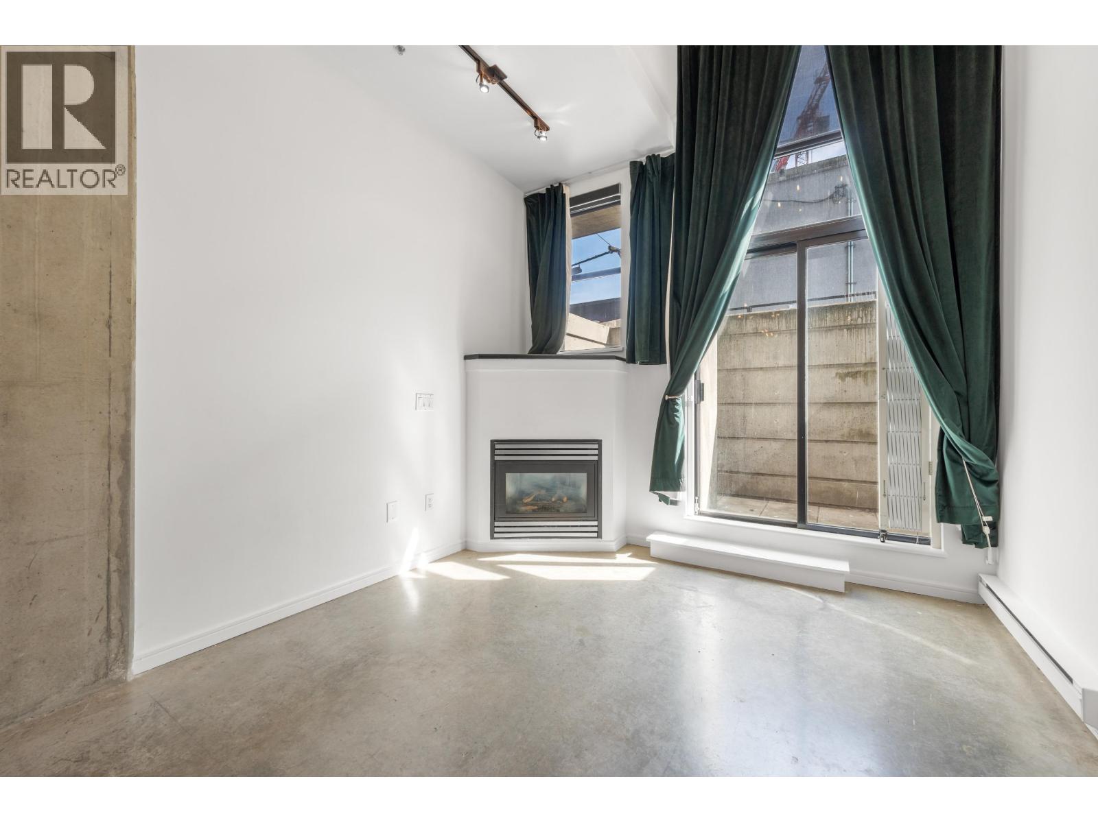 223 428 W 8, Vancouver