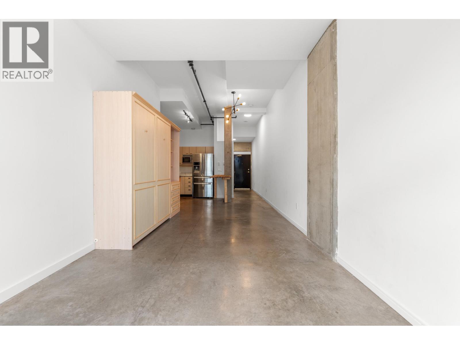 223 428 W 8, Vancouver