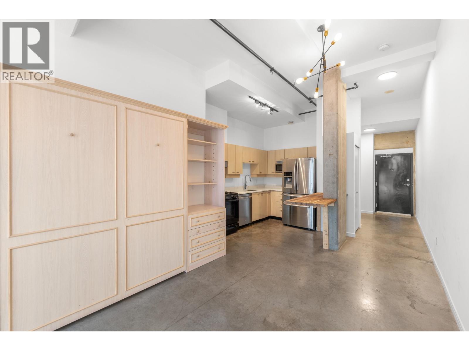 223 428 W 8, Vancouver