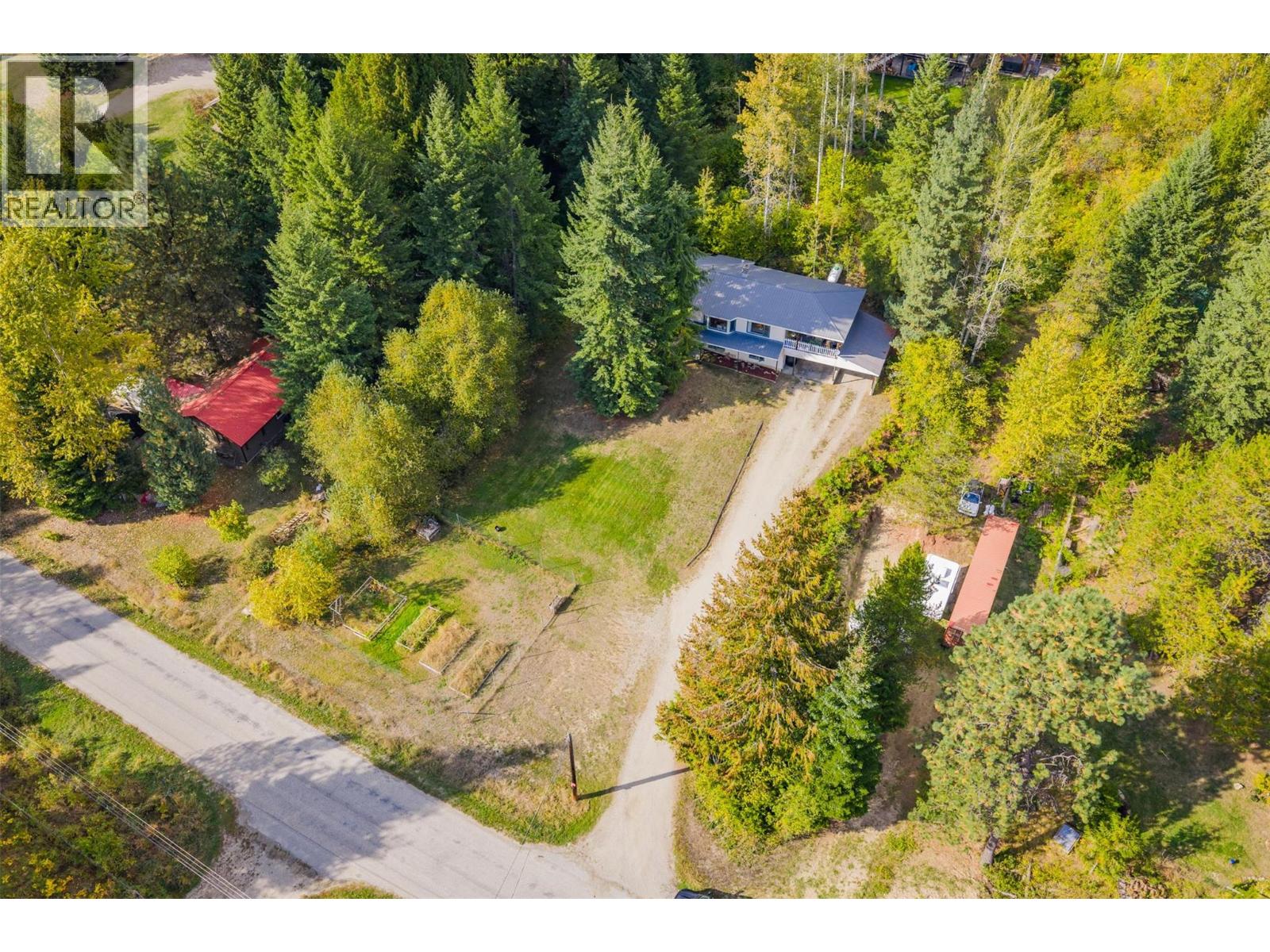 3755 Krestova Cemetery Road, Krestova