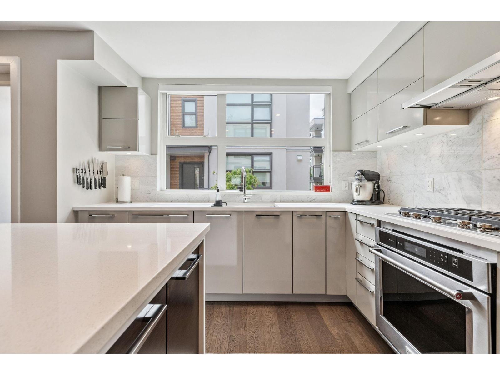 1 14820 BUENA VISTA AVENUE, White Rock