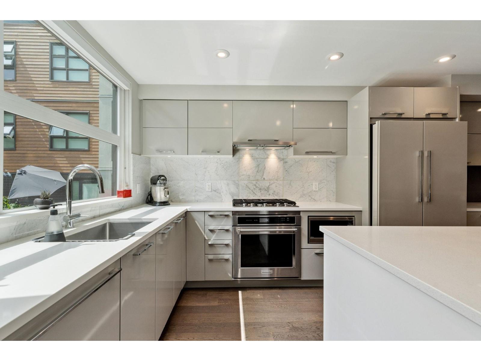 1 14820 BUENA VISTA AVENUE, White Rock