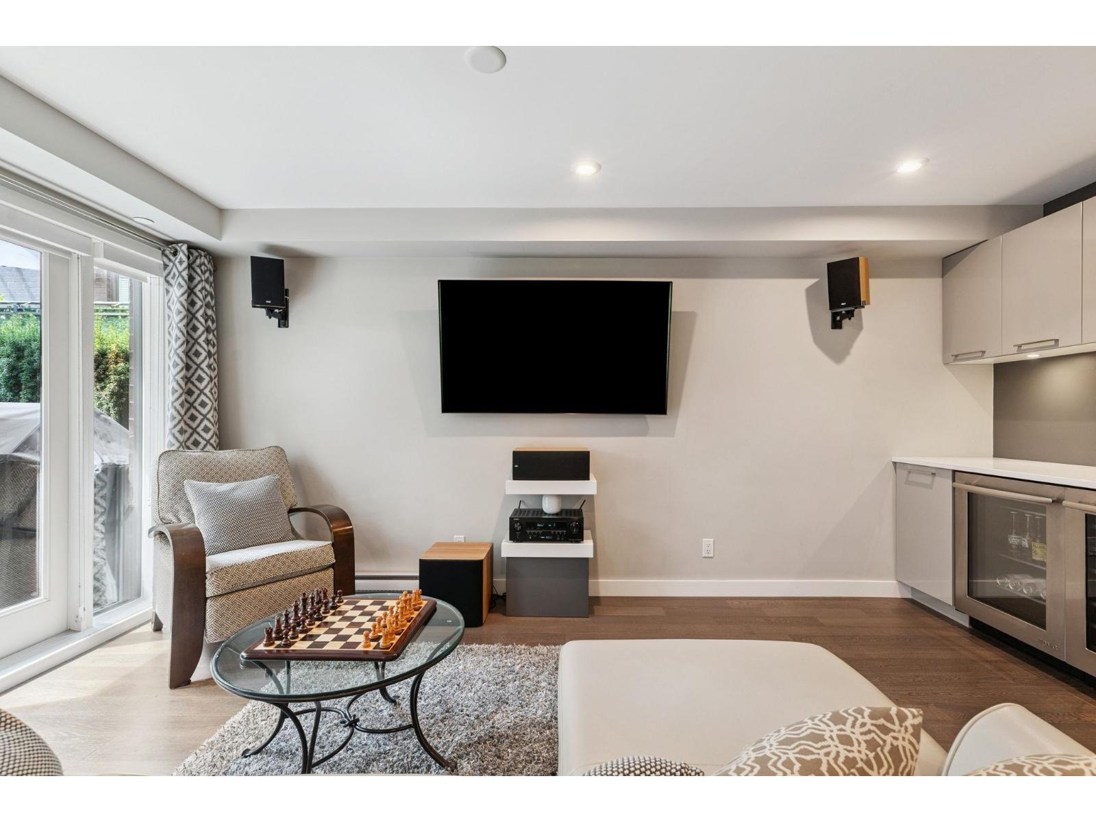 1 14820 BUENA VISTA AVENUE, White Rock