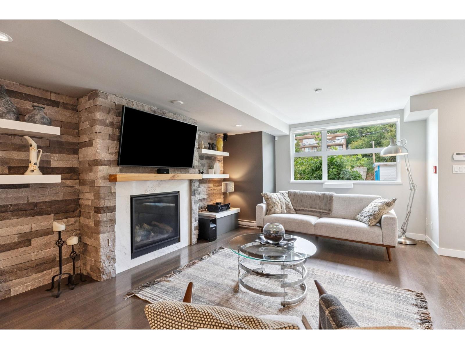 1 14820 BUENA VISTA AVENUE, White Rock