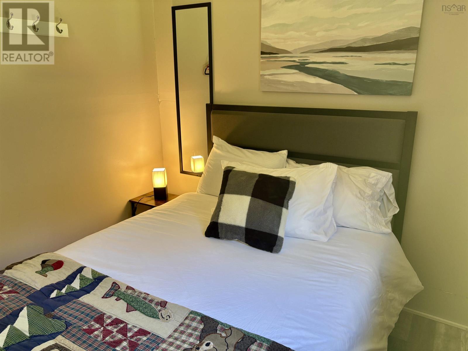 Property 32 of 37 of 2952 Hwy 395