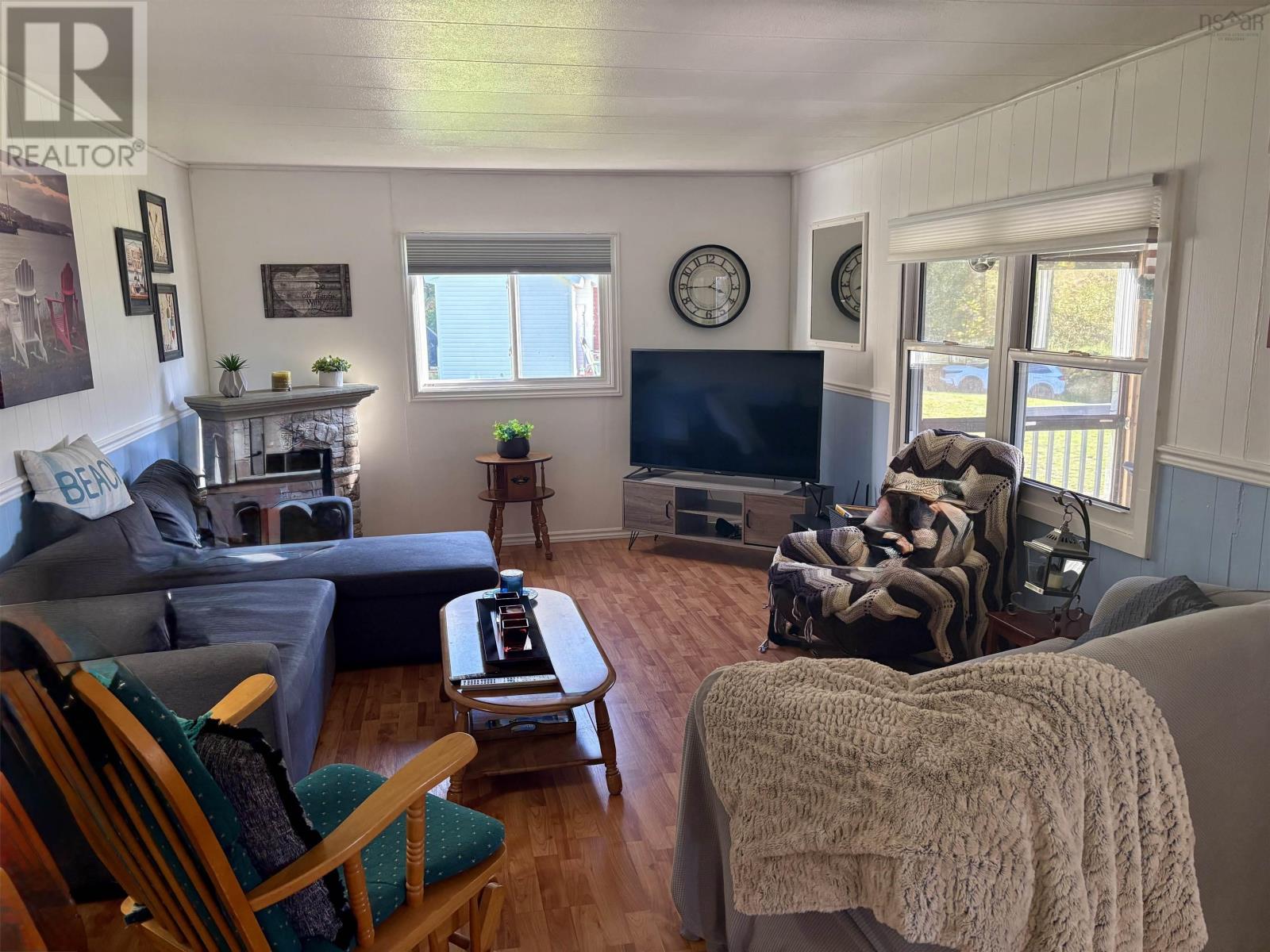 Property 11 of 37 of 2952 Hwy 395