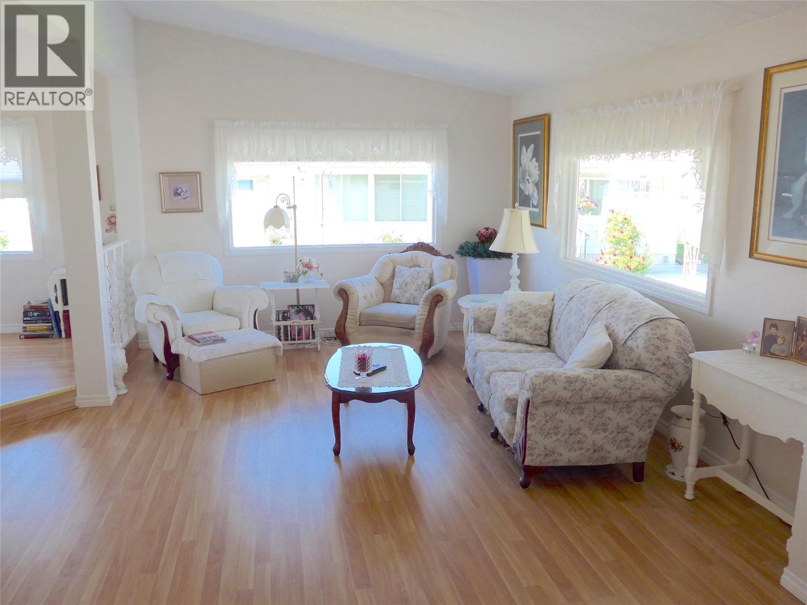 55 6601 TUCELNUIT Drive, Oliver